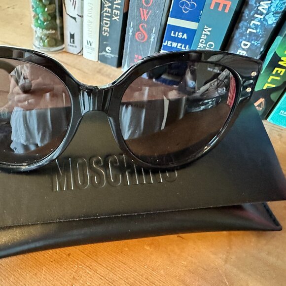 Moschino Oversized Oval/Cateye Sunglasses Style MOS13/S Never Worn! main image 4